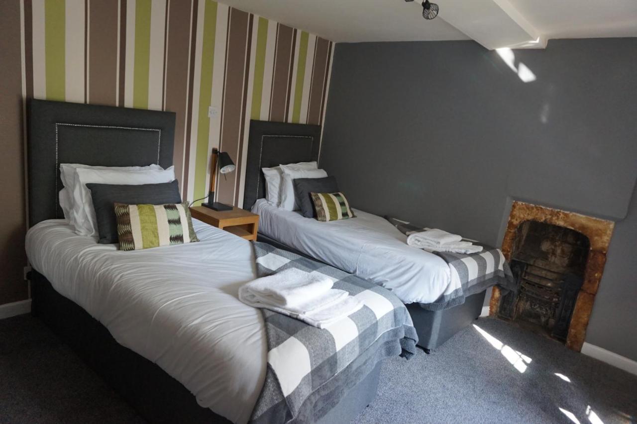 The Barge Inn Bradford-On-Avon Екстериор снимка