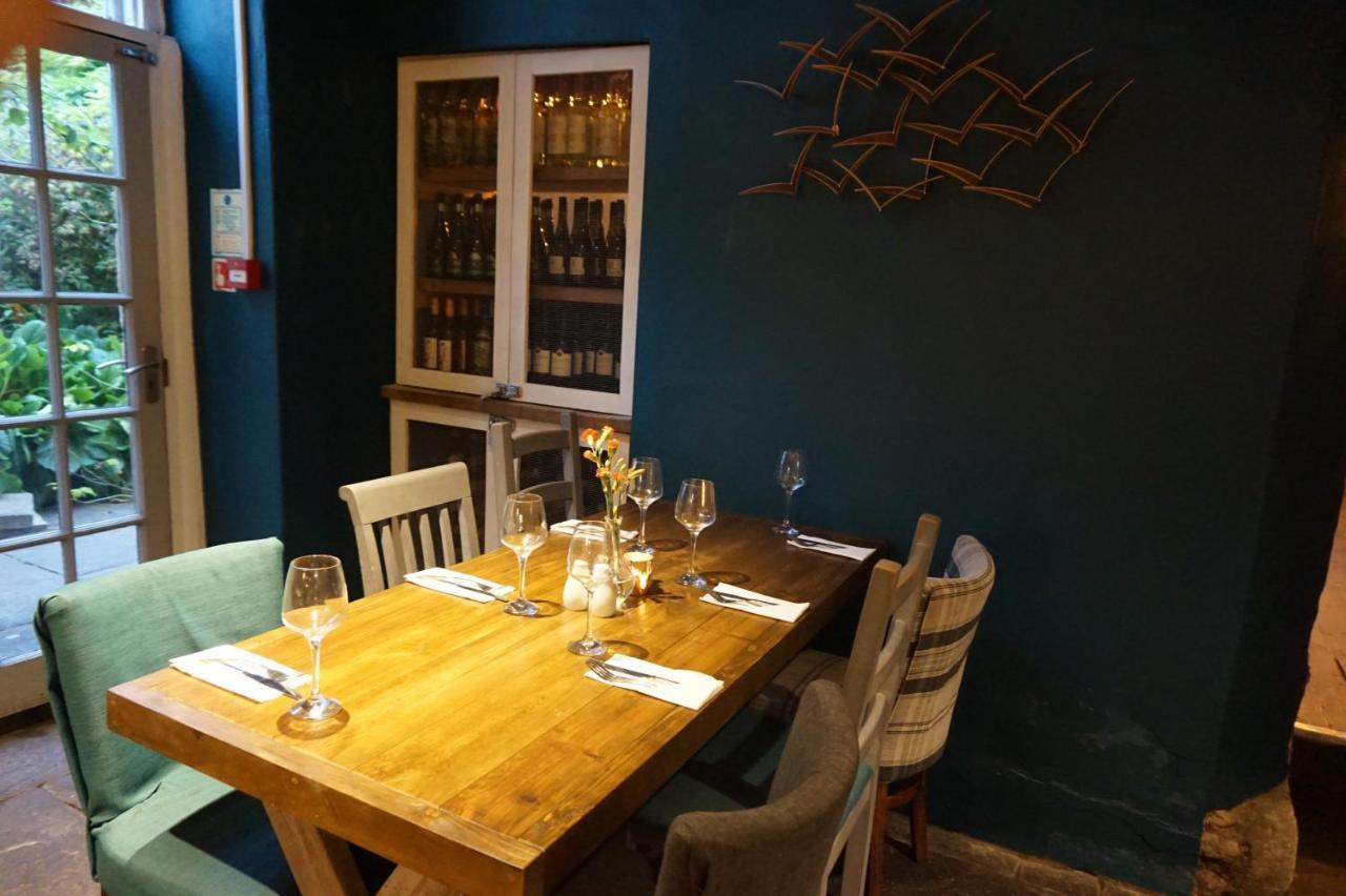 The Barge Inn Bradford-On-Avon Екстериор снимка