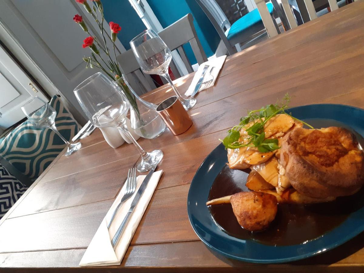 The Barge Inn Bradford-On-Avon Екстериор снимка