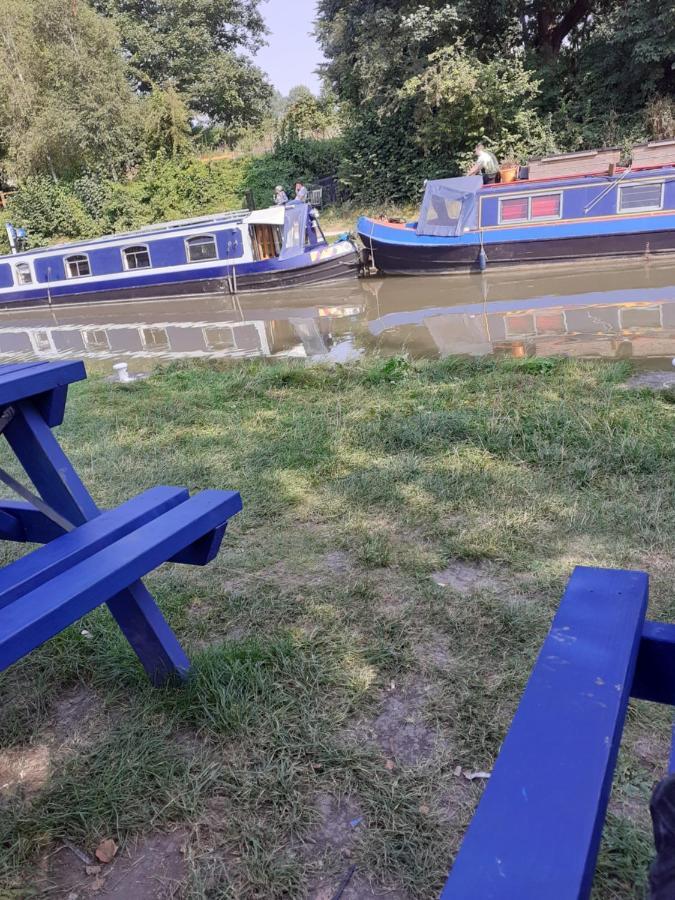 The Barge Inn Bradford-On-Avon Екстериор снимка